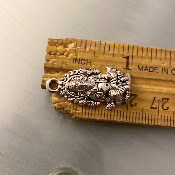 π΄ SALE ! red dot items are 2 for $25 . Bundle more than 3 and its $10 each π - Picture 6 of 10